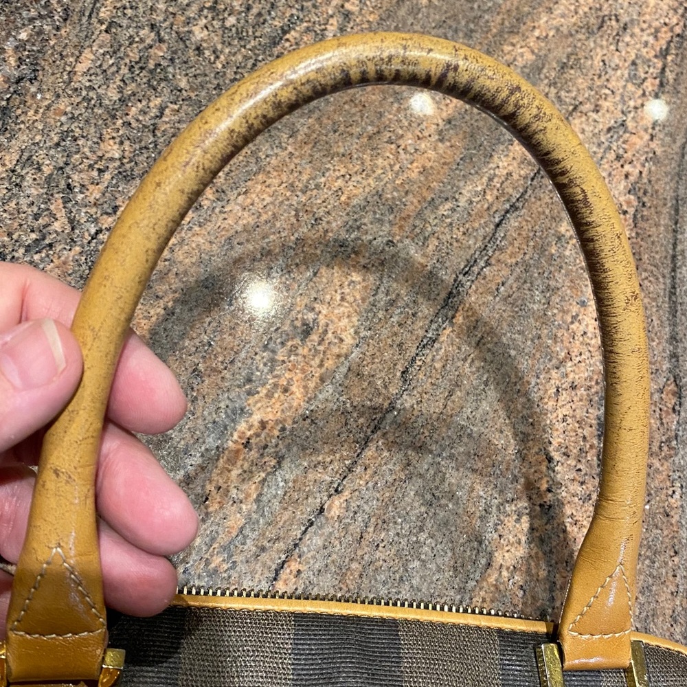 Authentic Vintage Fendi Leather Handbag - Picture 5 of 13